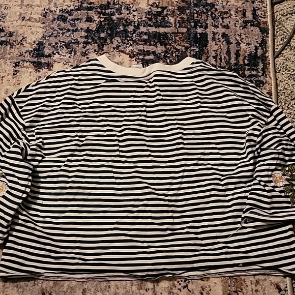 Crop top - Picture 3 of 3